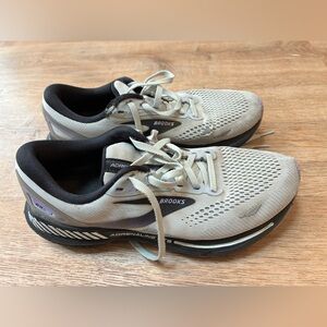 Brooks Adrenaline GTS Women’s Running Shoes - Gray and Black